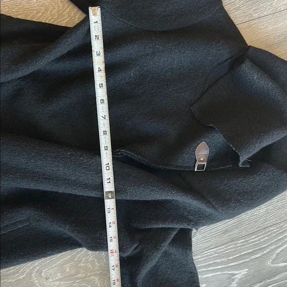 Stylish Black Wool Wrap Coat - Picture 2 of 8